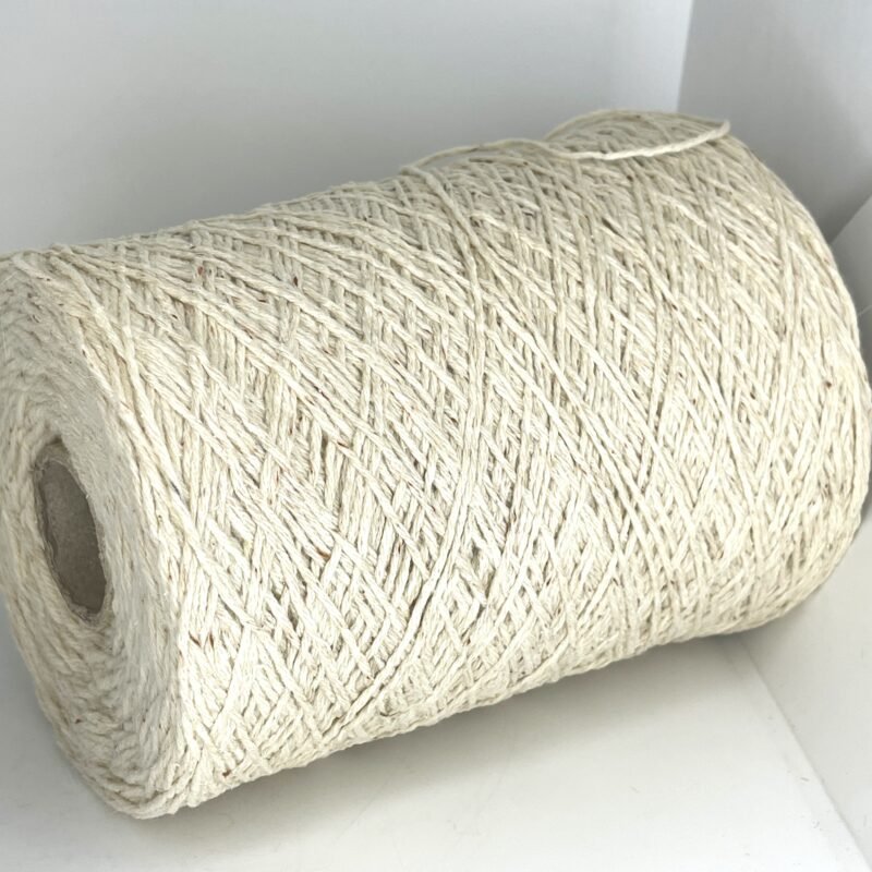 kreminis-beige-tvidas-merino-vilna-su-silku-angora-mezgimui