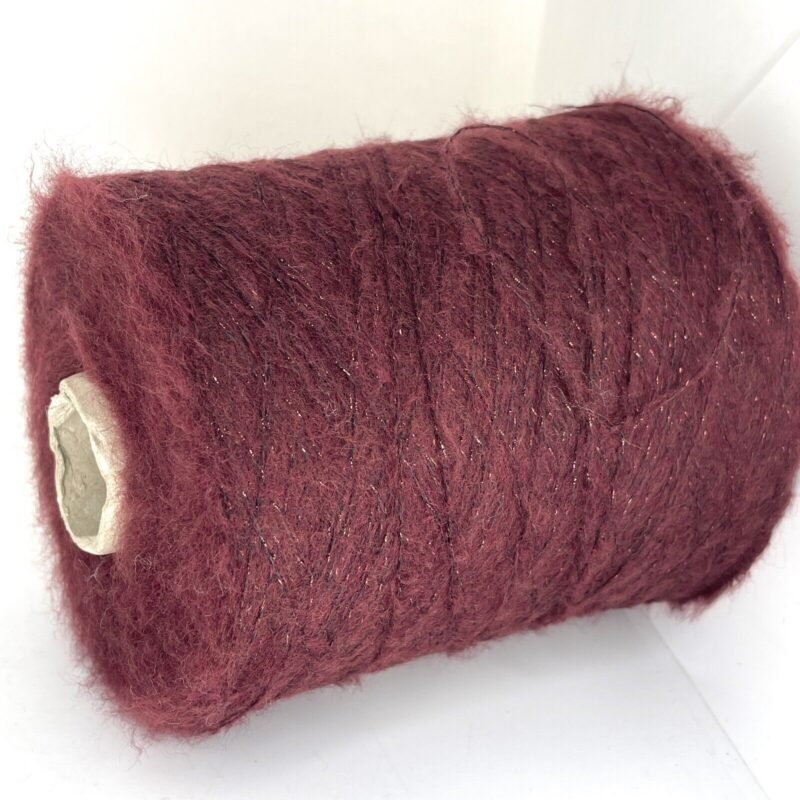 10% KID Mohera, 10% Merino Vilna, 80% Akrilas + Blizgėsys