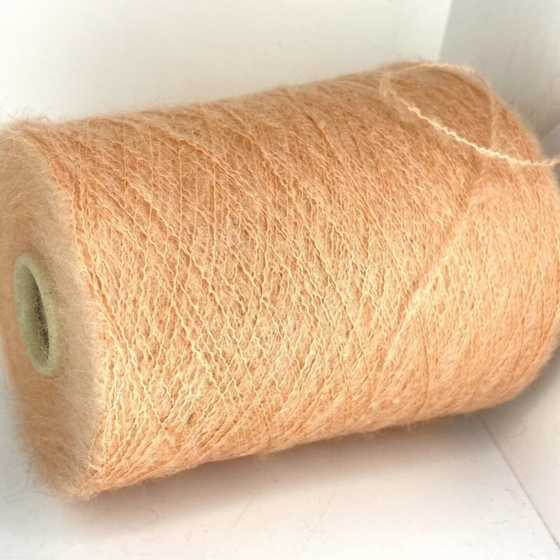 30% KID Mohera, 32% Poliamidas, 38% Akrilas