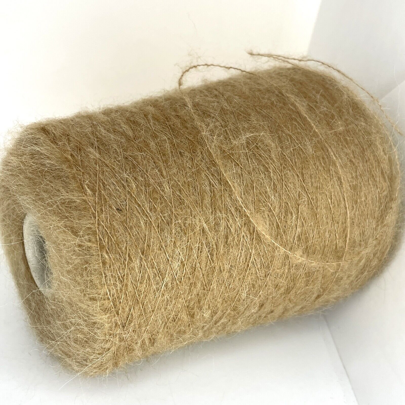 30% Alpaka, 42% Nailonas, 28% Akrilas