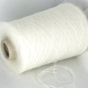 48% Kid Mohera, 31% Poliamidas, 21% Akrilas TIMOTHY