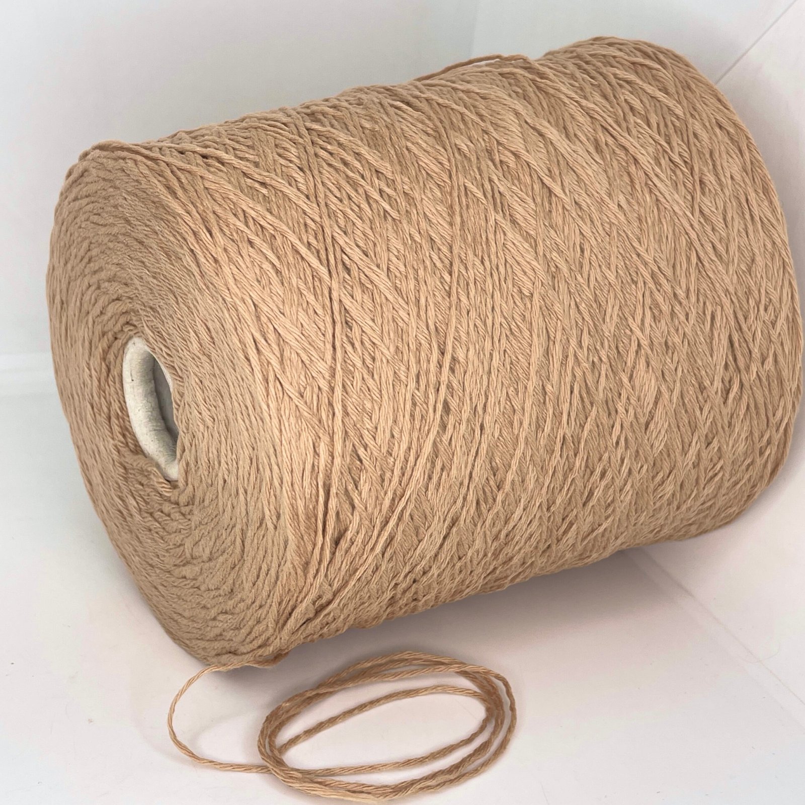 10% Kašmyras, 45% Merino Vilna, 30% Viskozė, 15% Poliamidas CASH10