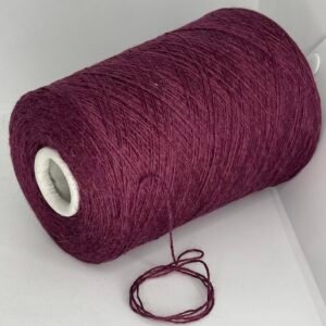 15% Šilkas, 30% Kupranugario Vilna, 55% Merino Vilna ATACAMA