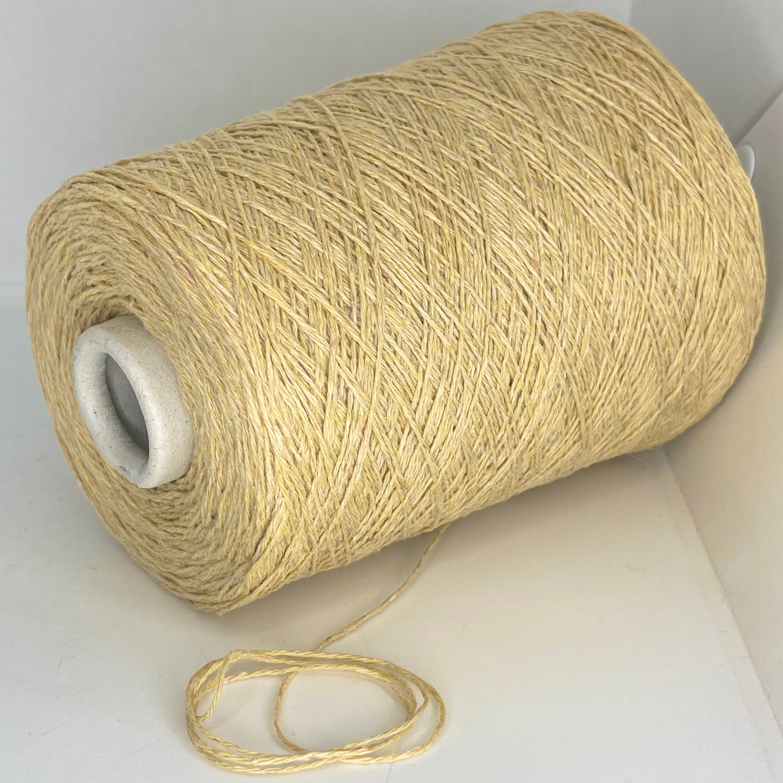 30% Šilkas, 70% Kašmyras OPERA