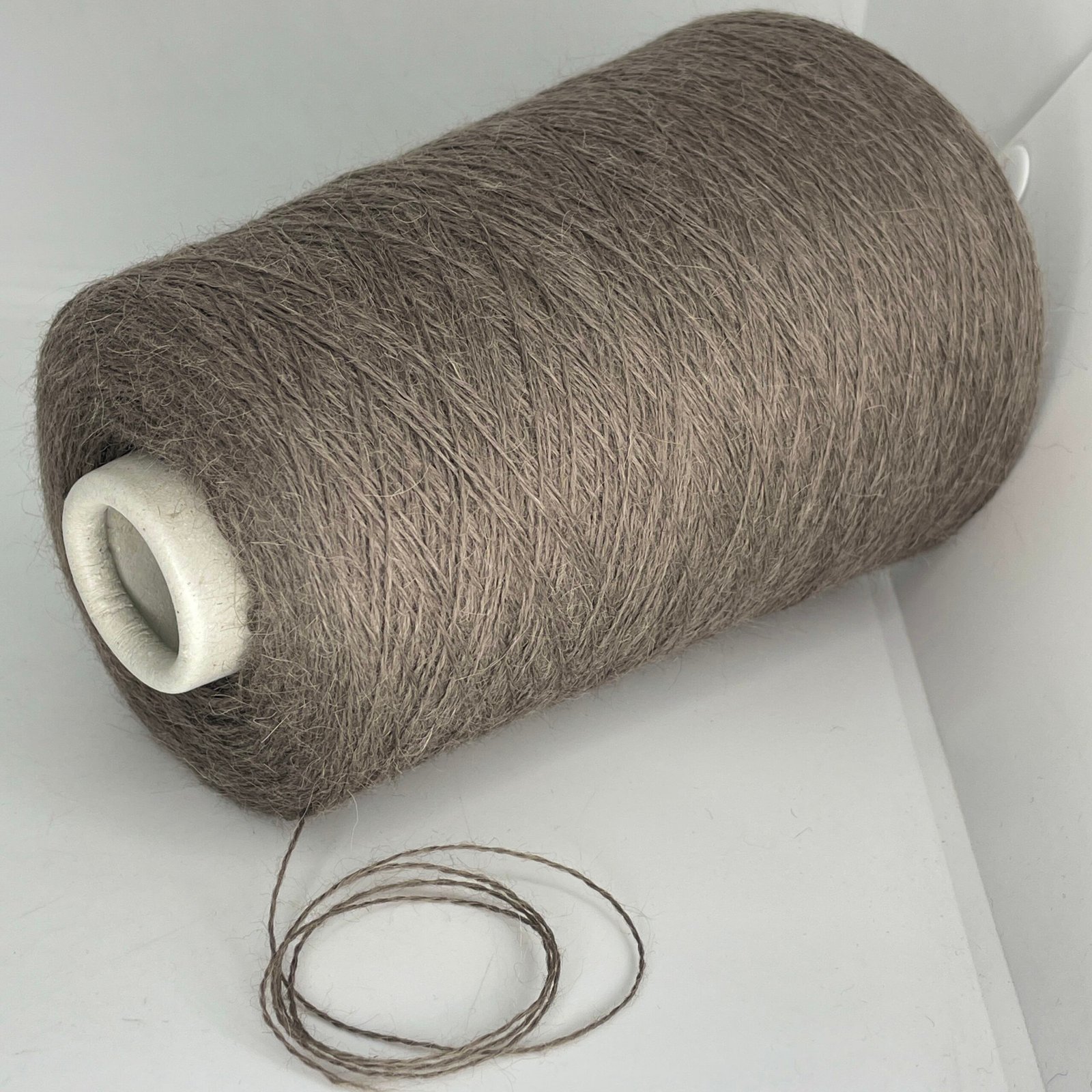 75% Suri Alpaka, 25% Merino Vilna SUSURI