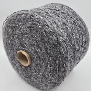 30% Merino Vilna, 10% Šilkas, 11% Poliamidas, 18% Poliesteris, 31% Akrilas
