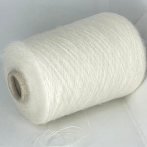 40% Kid Mohera, 10% Merino Vilna, 37% Poliamidas, 13% Akrilas TIMOTEO+