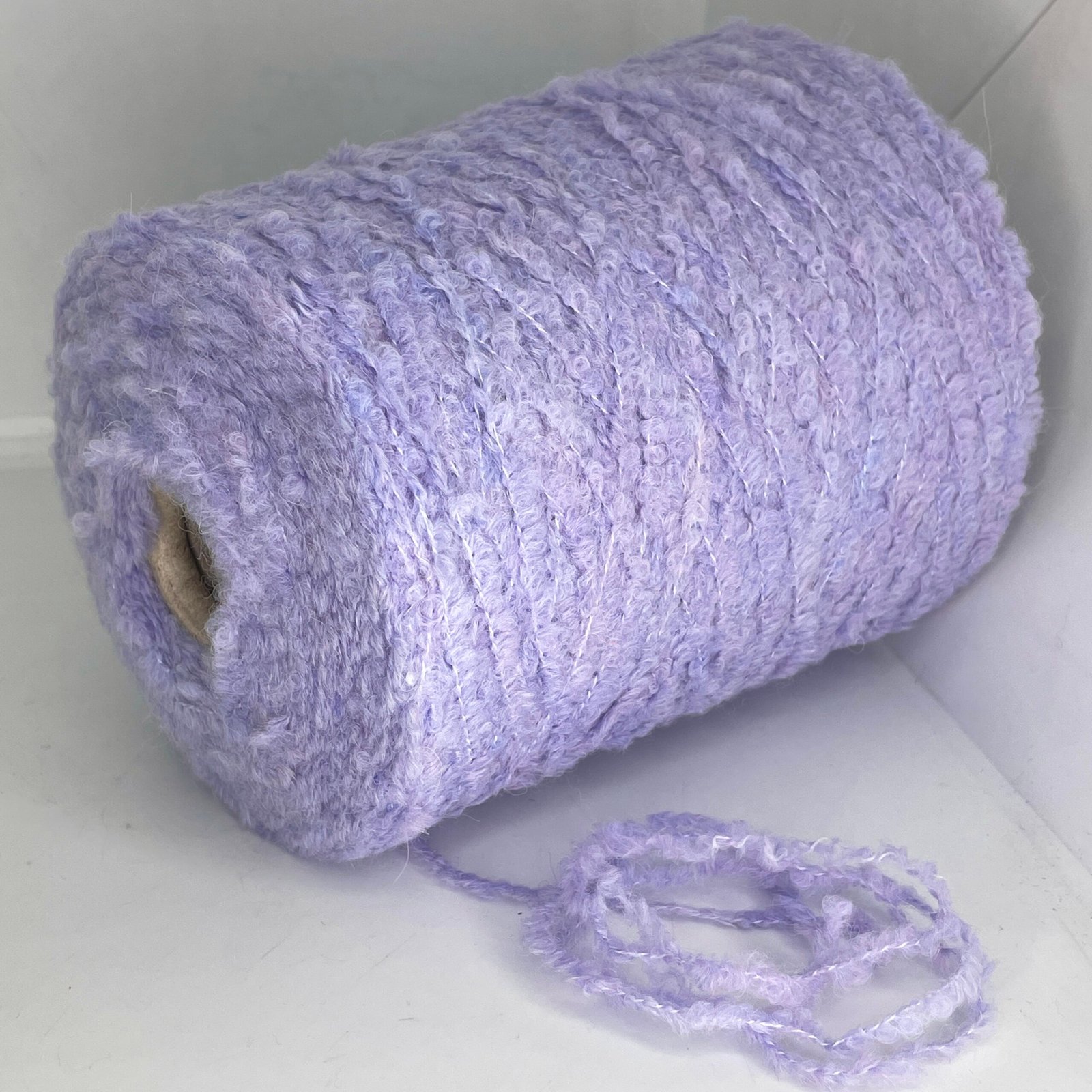 20% Baby Alpaka, 30% Merino Vilna, 20% Poliamidas, 30% Akrilas MALAGA